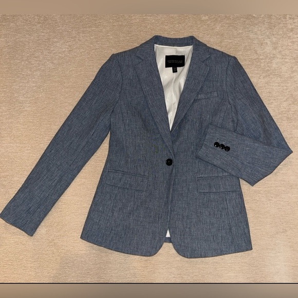 Banana Republic Jackets & Blazers - Banana Republic Blazer - Women’s Petite Size 00